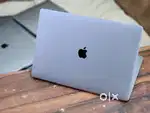 Apple Macbook Pro i7 16GB Ram 512GB Apple SSD Touchbar