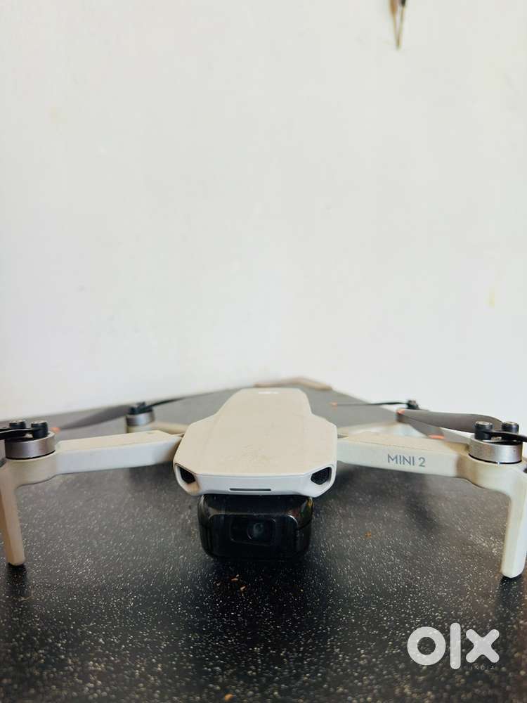 DJI MINI 2 fly more combo with 3 batteries