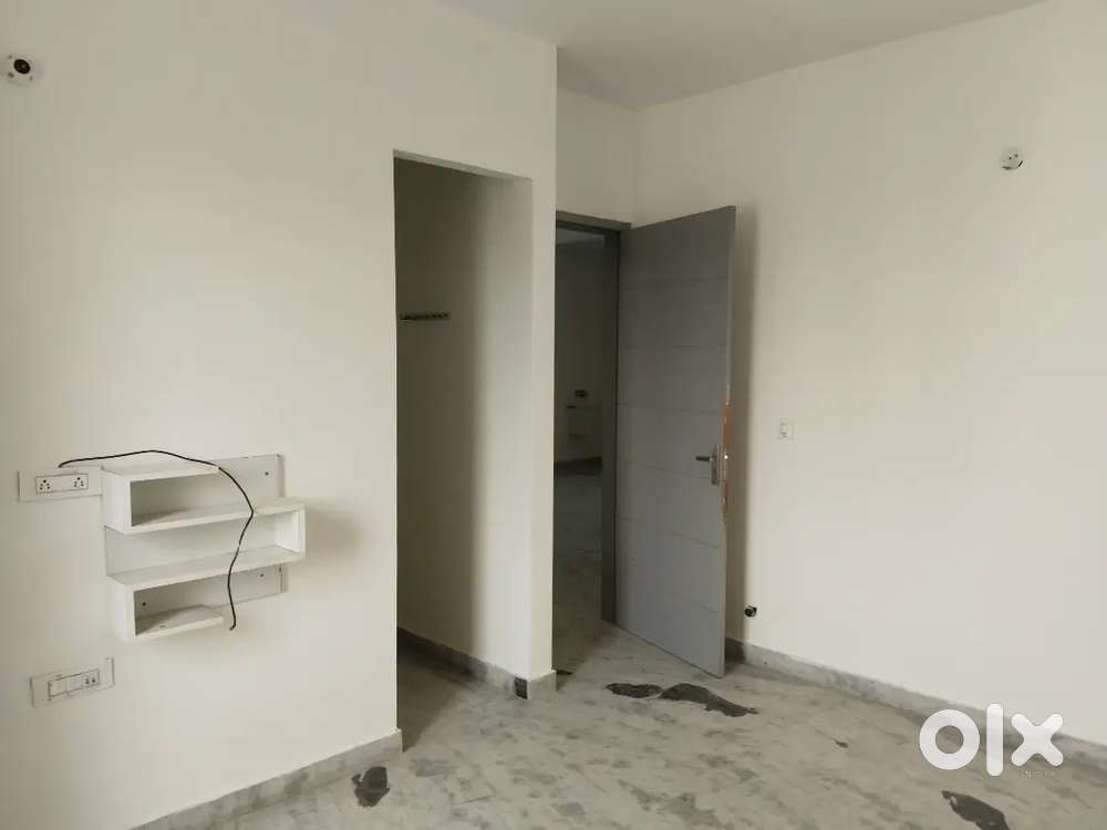 Owner free 3 room set attached bathroom kitchen lobby drawing room