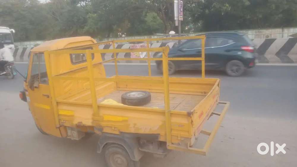 CNG load Auto