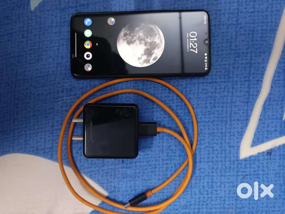 One plus 6T 12gb ram/256gb Rom Maclaren Edition