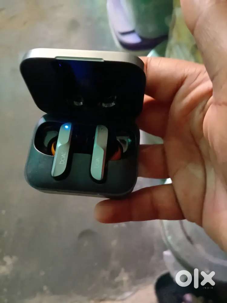 Boat airdrop 800 like new condition all accessories with box air tip