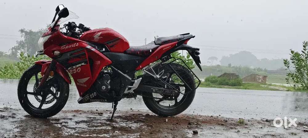 Good condition sports bike Honda cbr250r