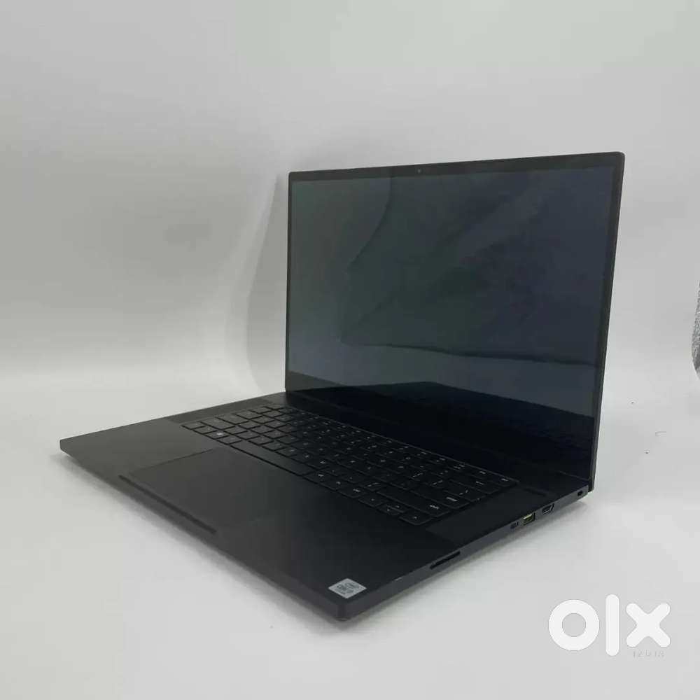 Razer Blade 15 Advanced 4K TOUCH 2.3 GHz i7-10875H 32GB 1TB RTX 2080