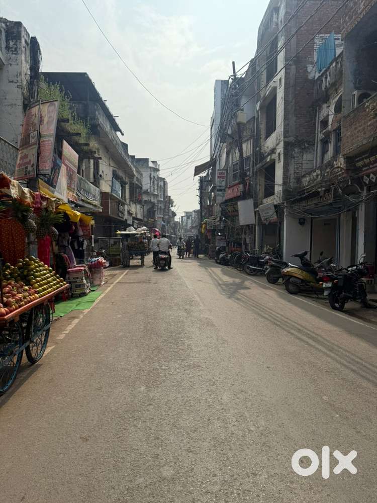 Shop and hall for rent