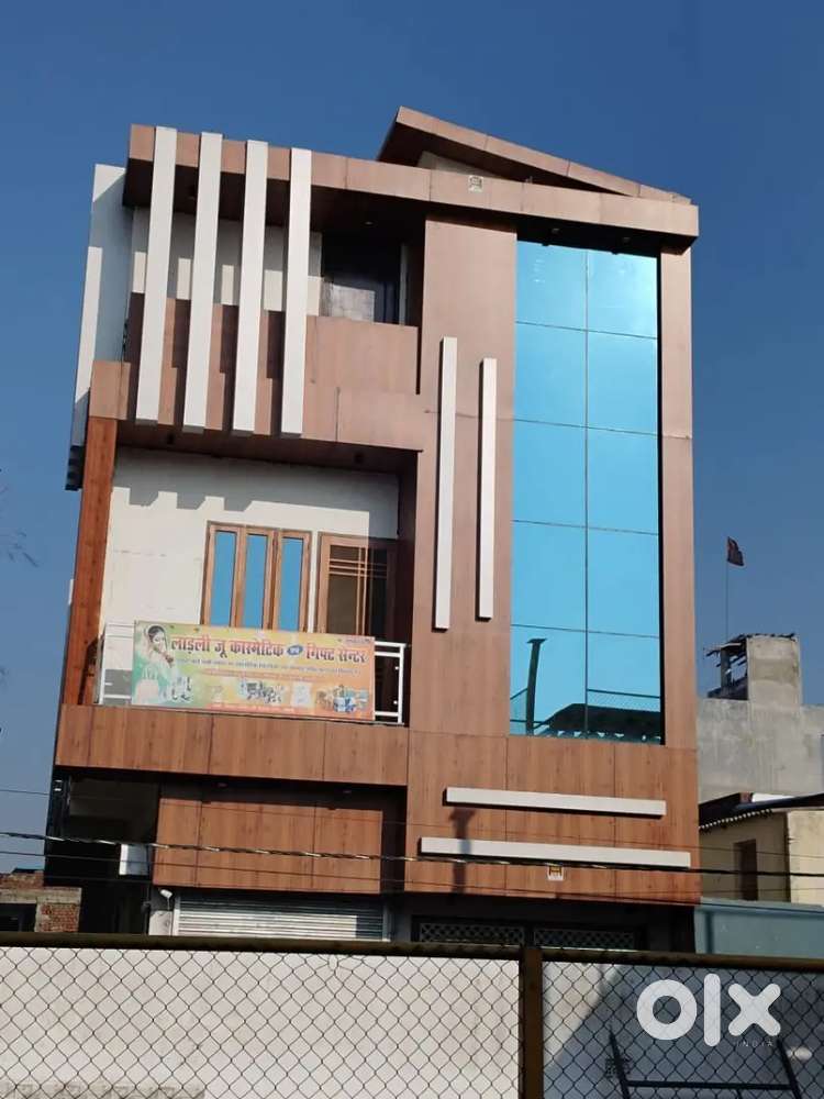 २ room set ph g petrol pump k bilkul pasd