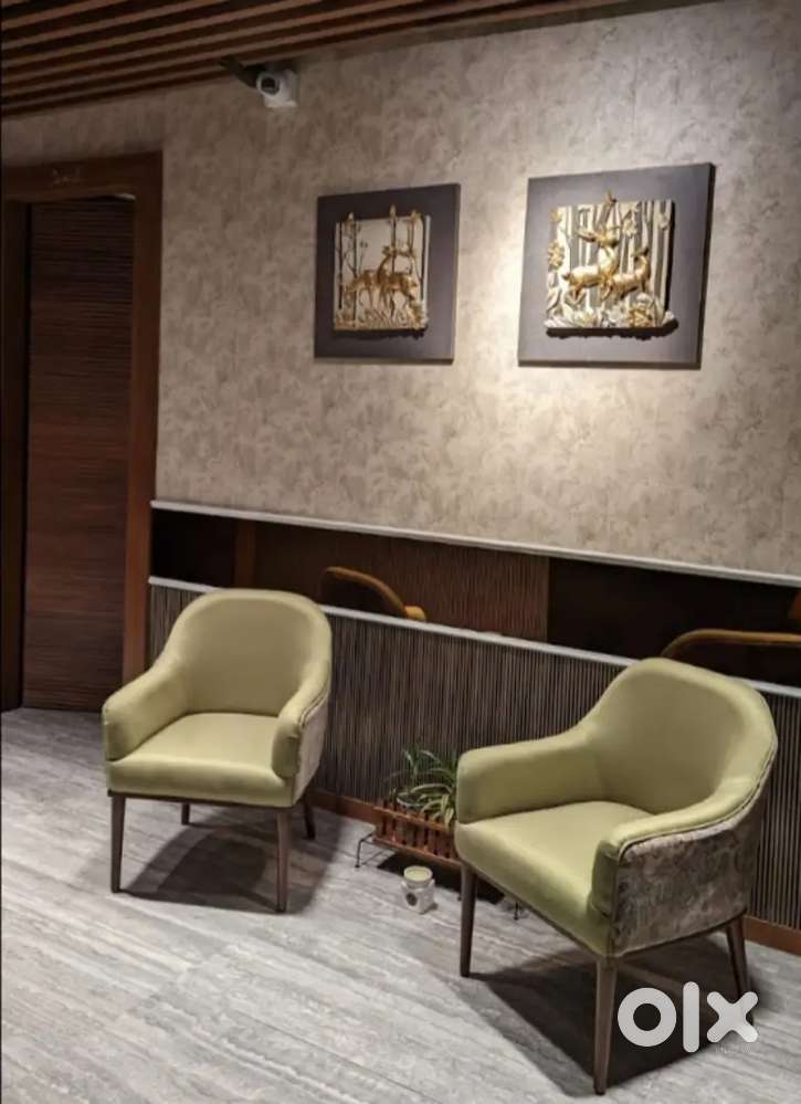 I need a good looking private assistant