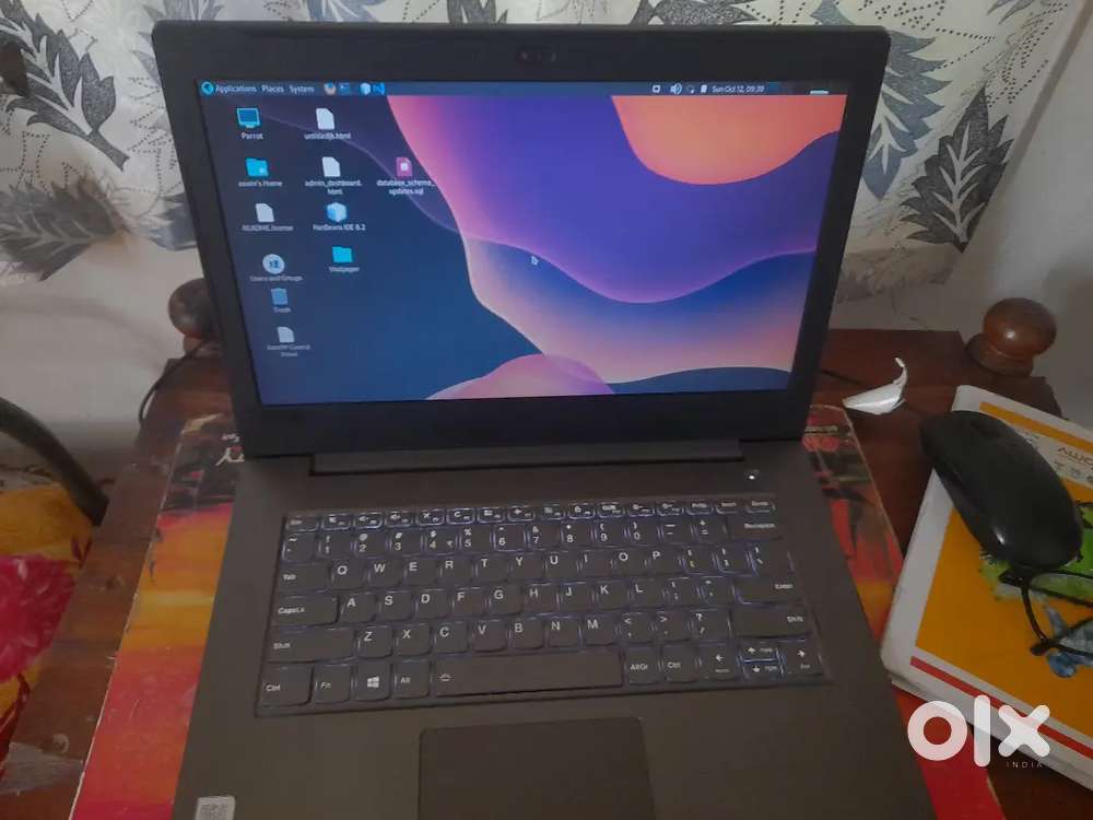 Lenovo Laptop V330 ARR14 U (81B1)