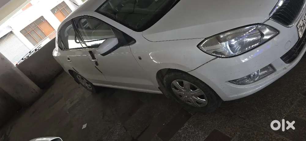 Skoda rapid with cng good condition zero work to do ready to drive