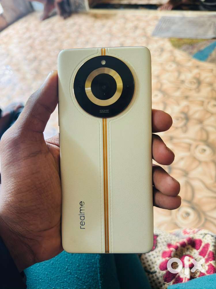 11 pro bechna hai kyuki s24 ultra leliya