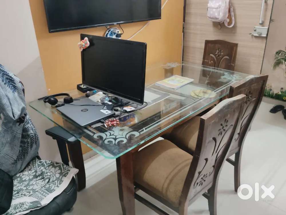 6 seater dining table