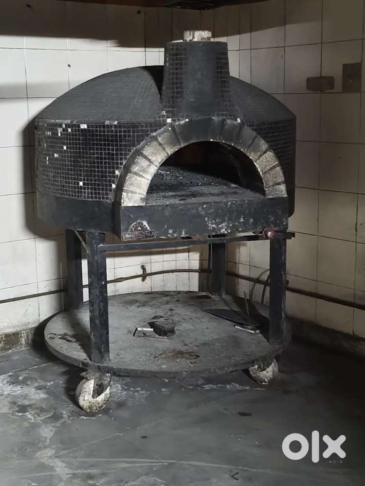 Commercial wood fire oven