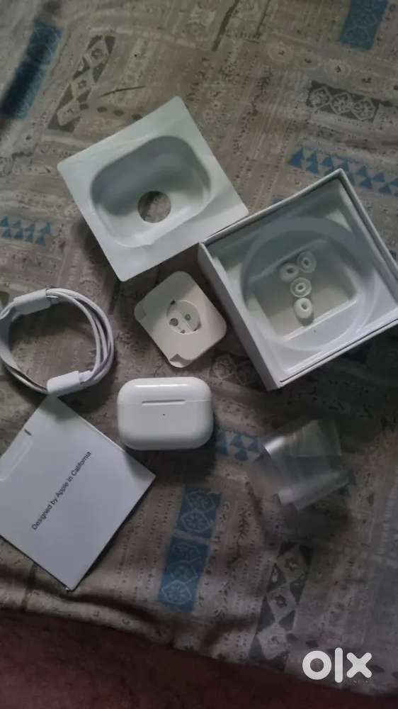 New apple AirPods Pro (2nd gen)