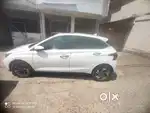 Hyundai i20 top end model with sunroof single hand use