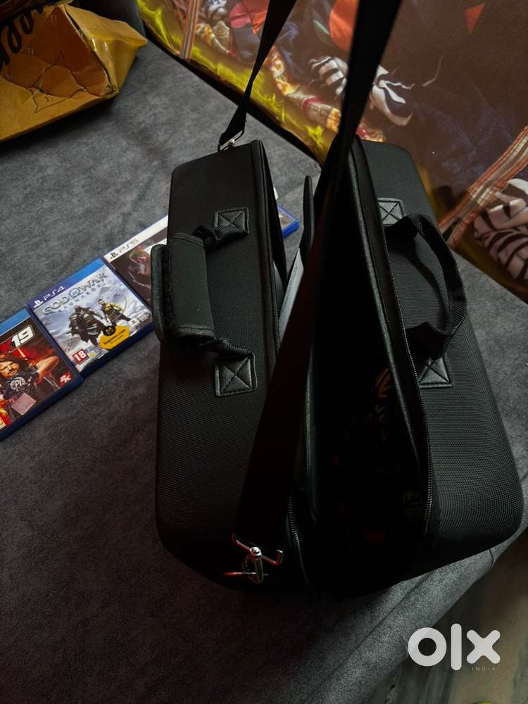 Ps 5 1 tb disc edition ( only two months old) with two controllers