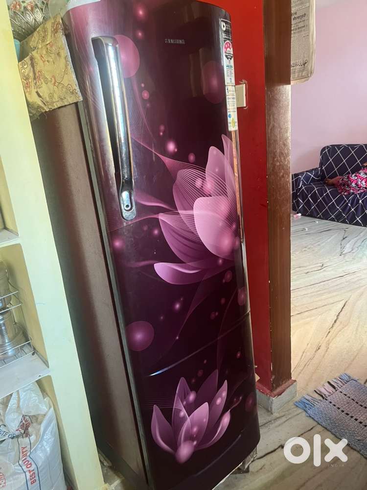 SAMSUNG REFRIGERATOR