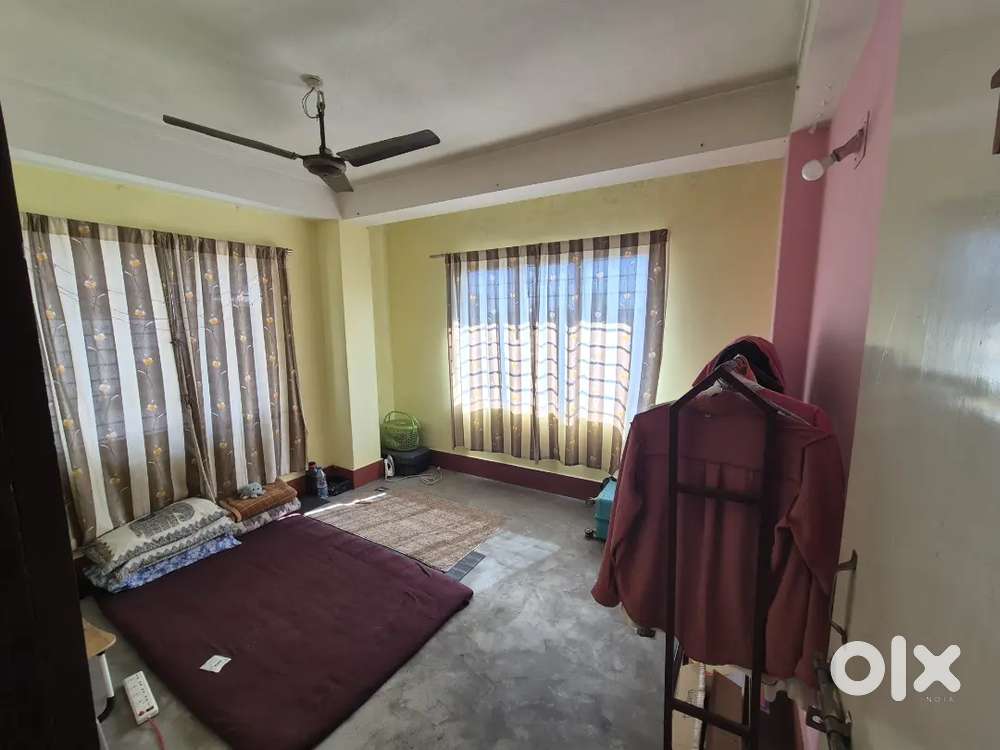 1 bhk room avalable for rent at pradhan nagar