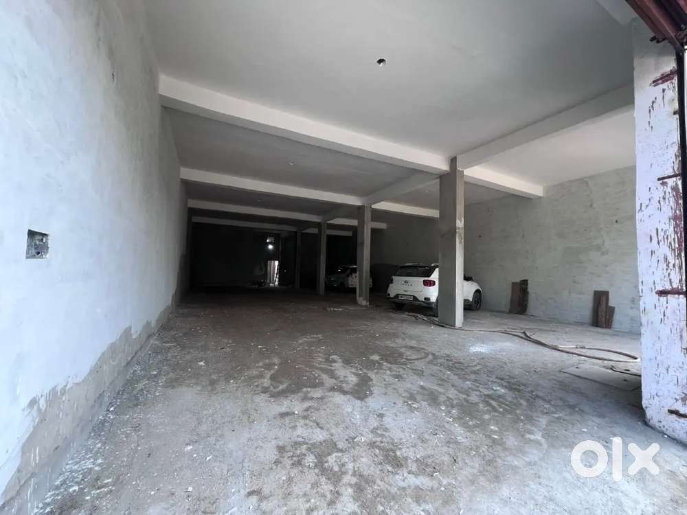 Where house  4000 sqft area with doc best parking spaces