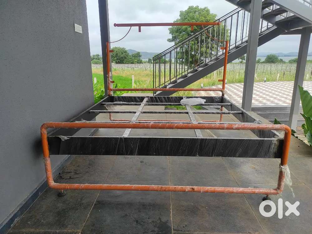 Metal heavy duty double bed for sell