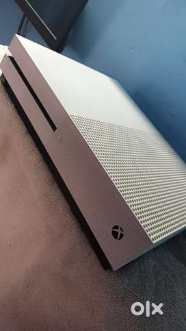 Xbox one s 1tb white like brand new