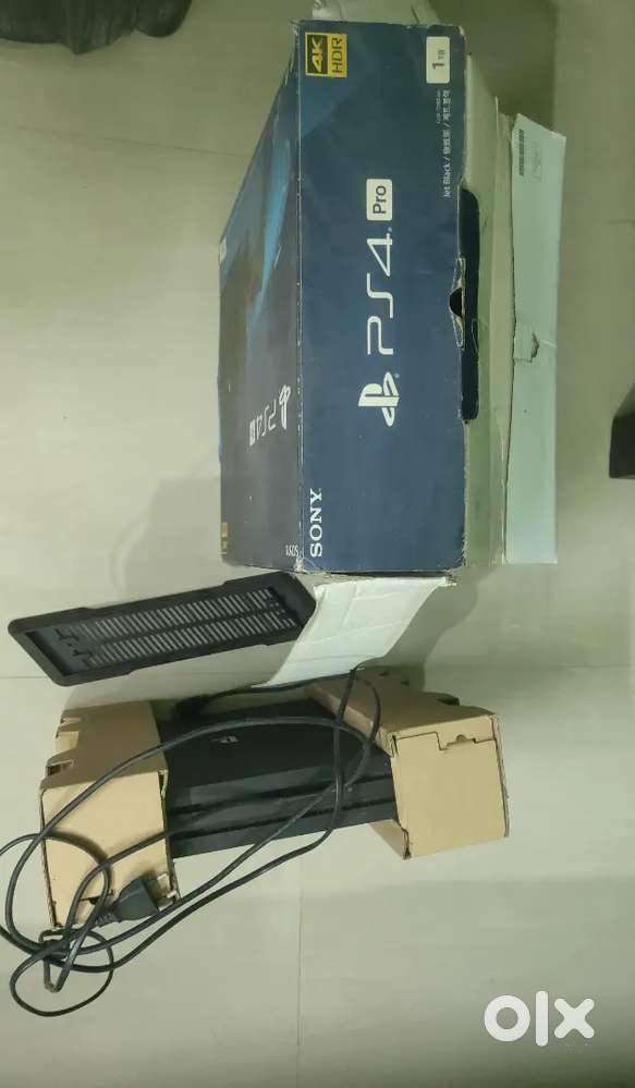 PS4 PRO + LG 22” Full HD Gaming Monitor 75Hz – Excellent Condition