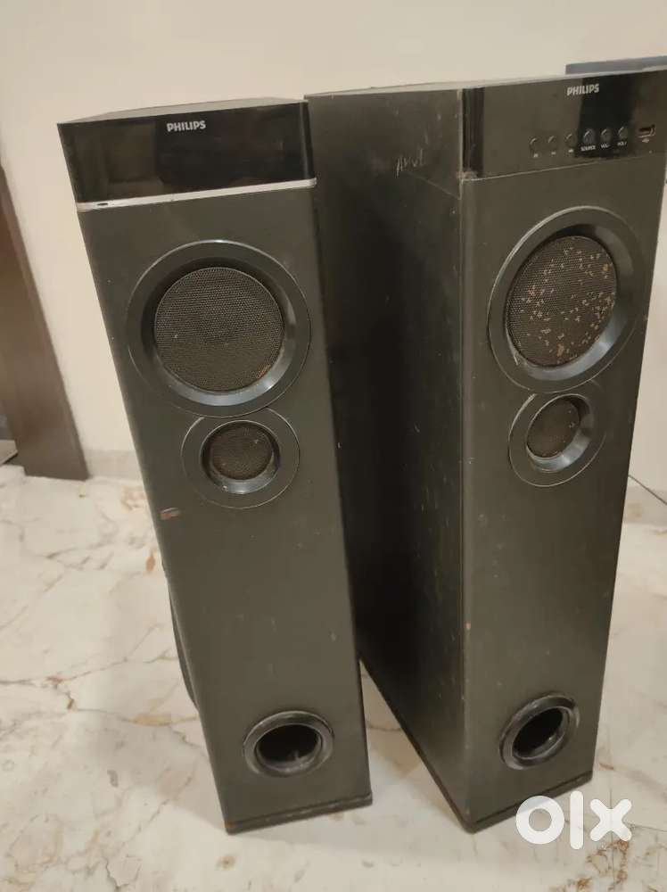Philips 2 tower speaker and DVD player