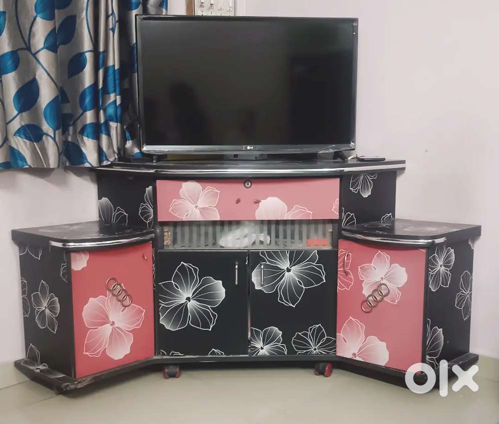 TV Corner Stand