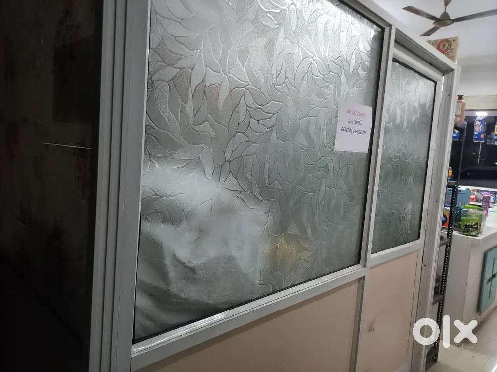 8x8 ka almunium cabin sale karna hai good condition hai with glas