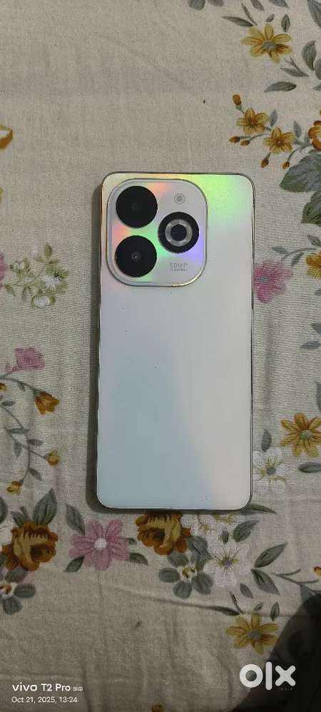 Ram 4 gb + 4 gb expandable 64 rom fix price hai
