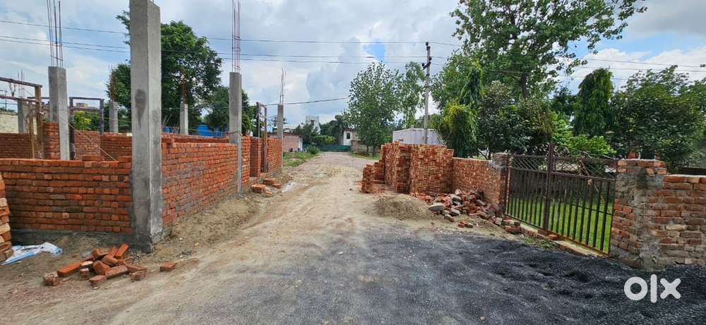 Very affordable price only 8000 se 10000 per gaj aasan kisto per