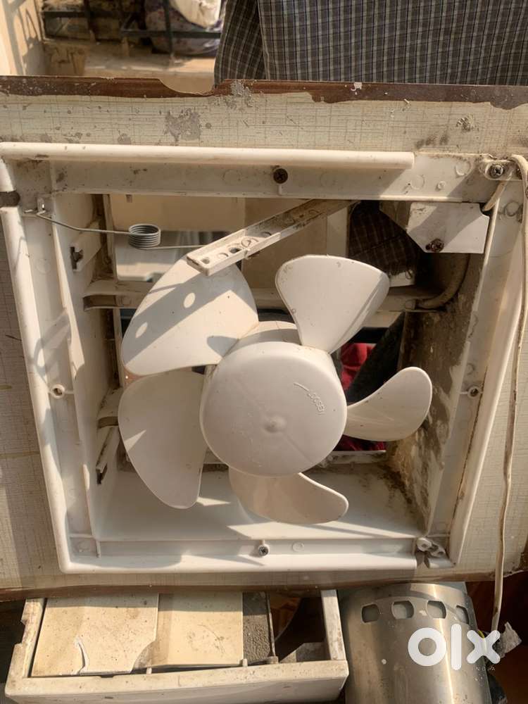 Exhaust fan in excellent working condition