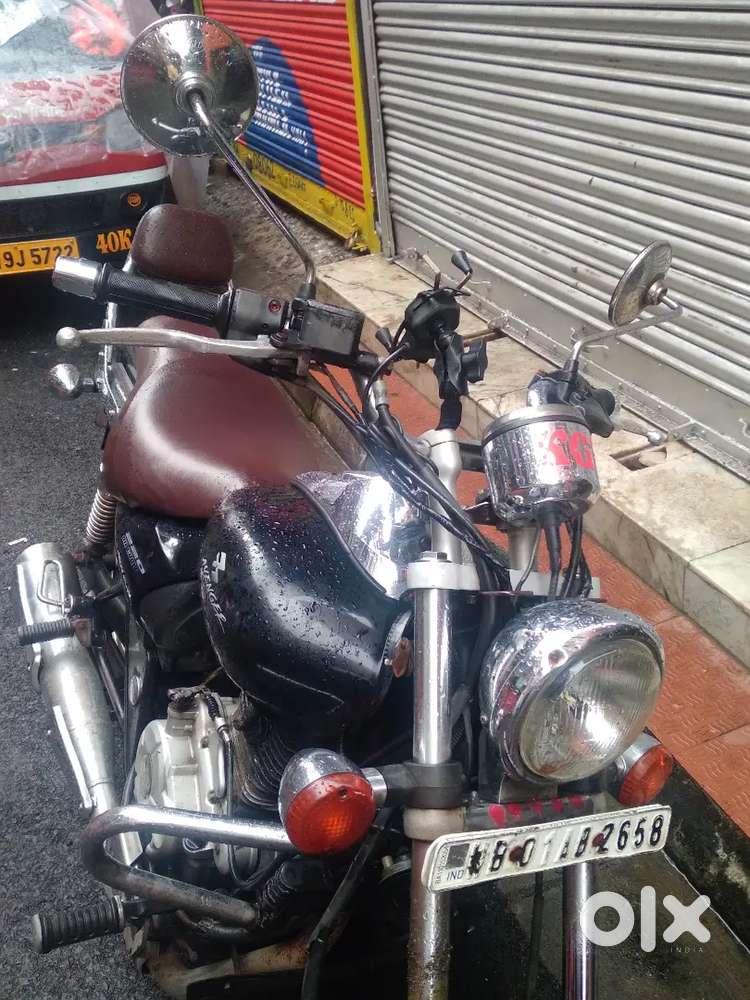 I WANT TO SELL BAJAJ AVENGER 220.