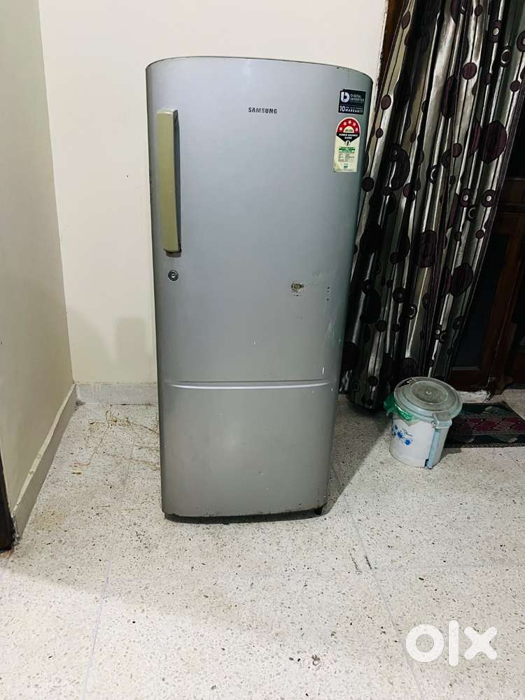 SAMSUNG FRIDGE FOR URGENT SALE SINGLE HANDED USED
