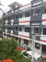 മെൻസ് ഹോസ്റ്റലിലും ലേഡീസ് ഹോസ്റ്റലിനും അനുയോജ്യമായ ബിൽഡിങ്ങുകൾ ഞങ്ങളുട