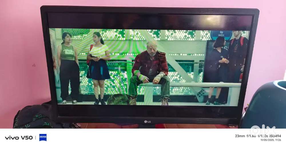 LG 24 INCH TV FOR SALE ( 6 YEARS OLD)