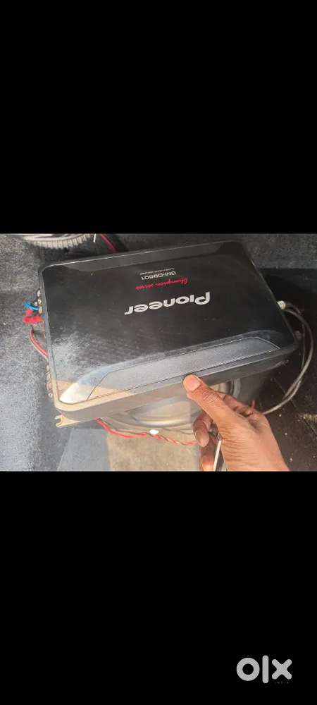 Amplifier and subwoofer