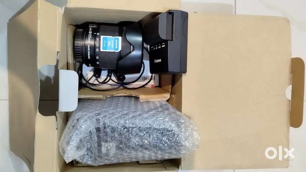 Canon D70 DSLR camera