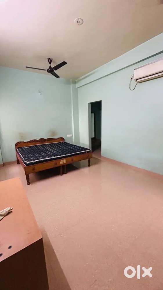 1 bhk house Semi furnished