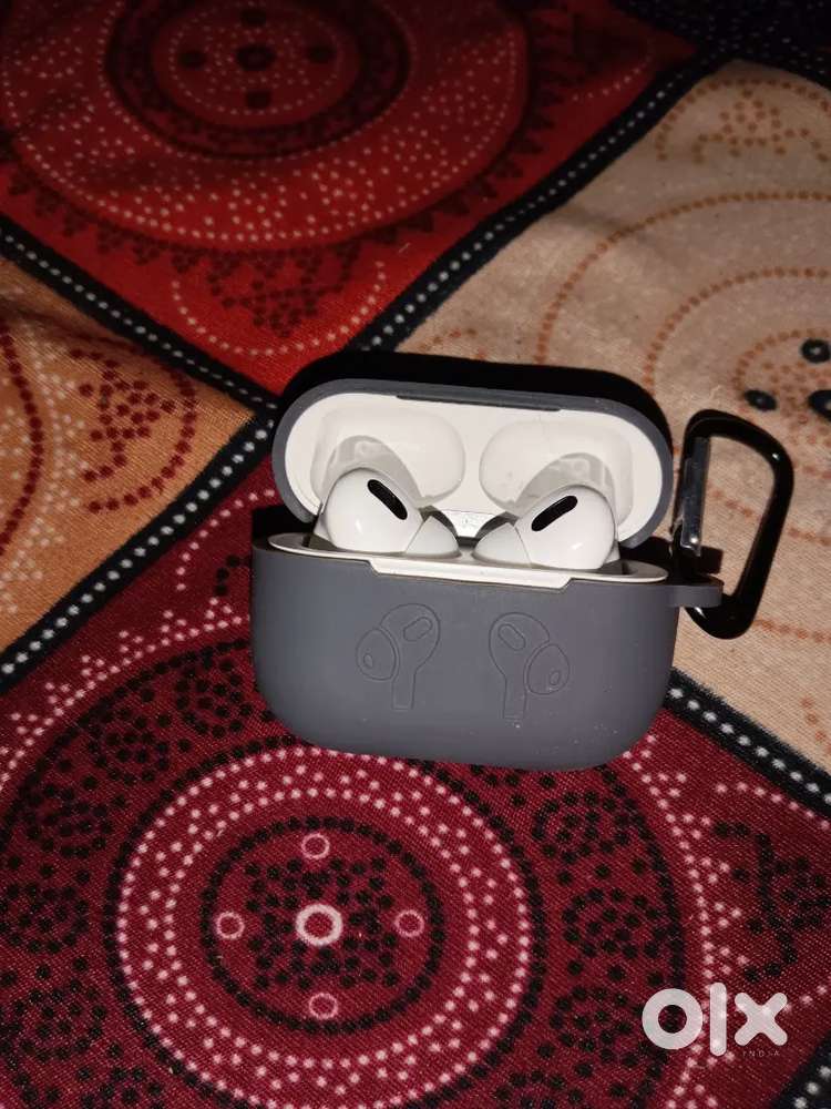 Noise airpods with case cover only  43 days I'm buy this in 2999