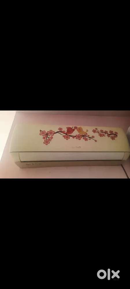LLOYD AIR CONDITIONER
