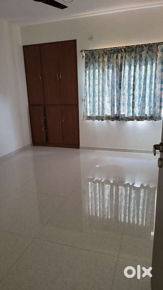 3 bhk flat in campal panjim rent 55k/ 2 bhk semi furnish 35k