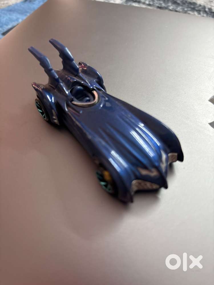 Batmobile batman edition hotwheel.