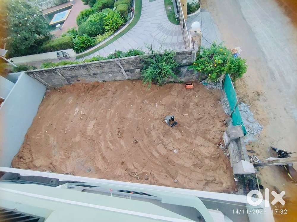 Rental space ideal for Godown, Sports, food truck