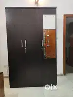 3 Door wooden Wardrobe for salen