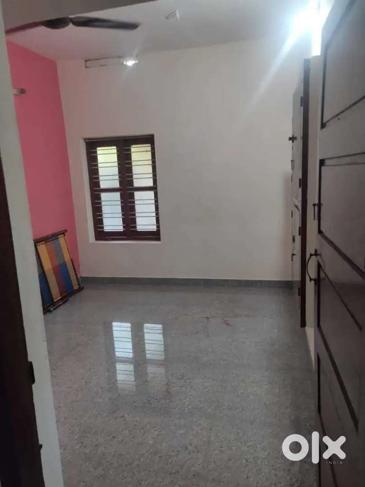 Rent( pg ladies )near ymr nandankode( 2 sharing one vacancy available)