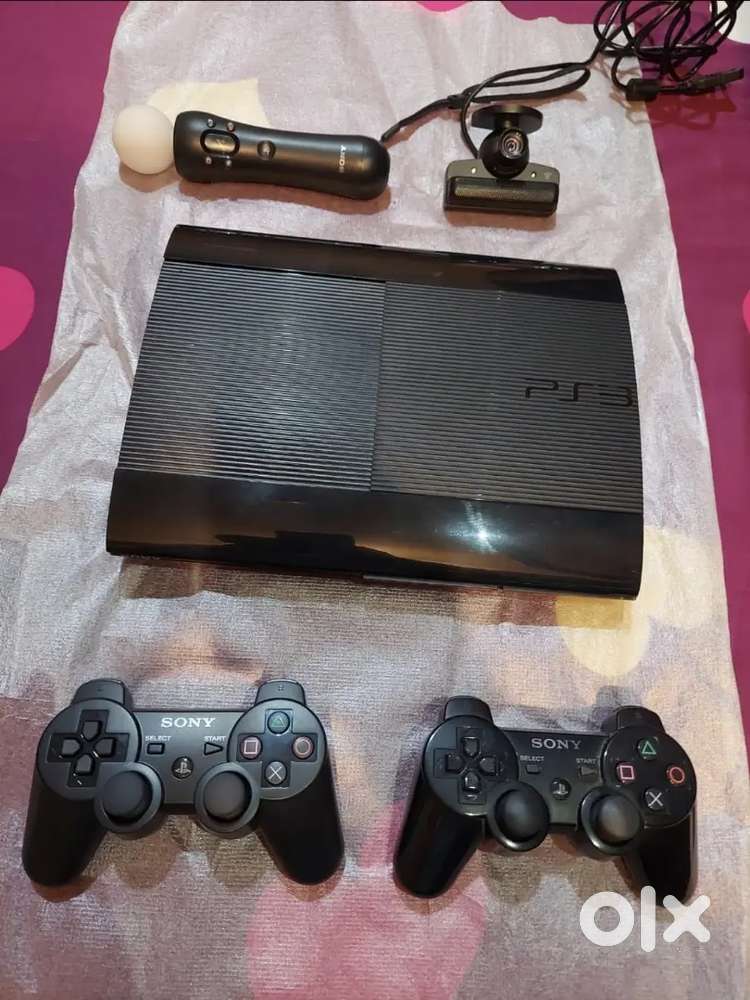 PLAYSTATION 3 SLIM (PS3) Move motion bundle.