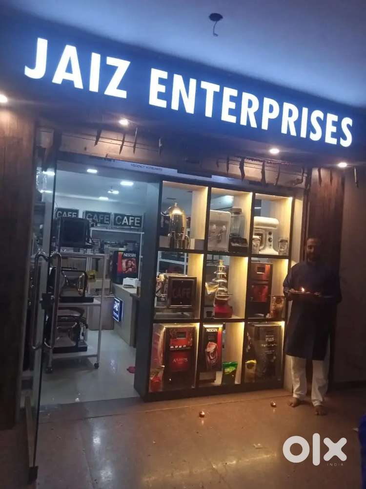 Front office assistant Who Deal with Customer in Showroom and On Call