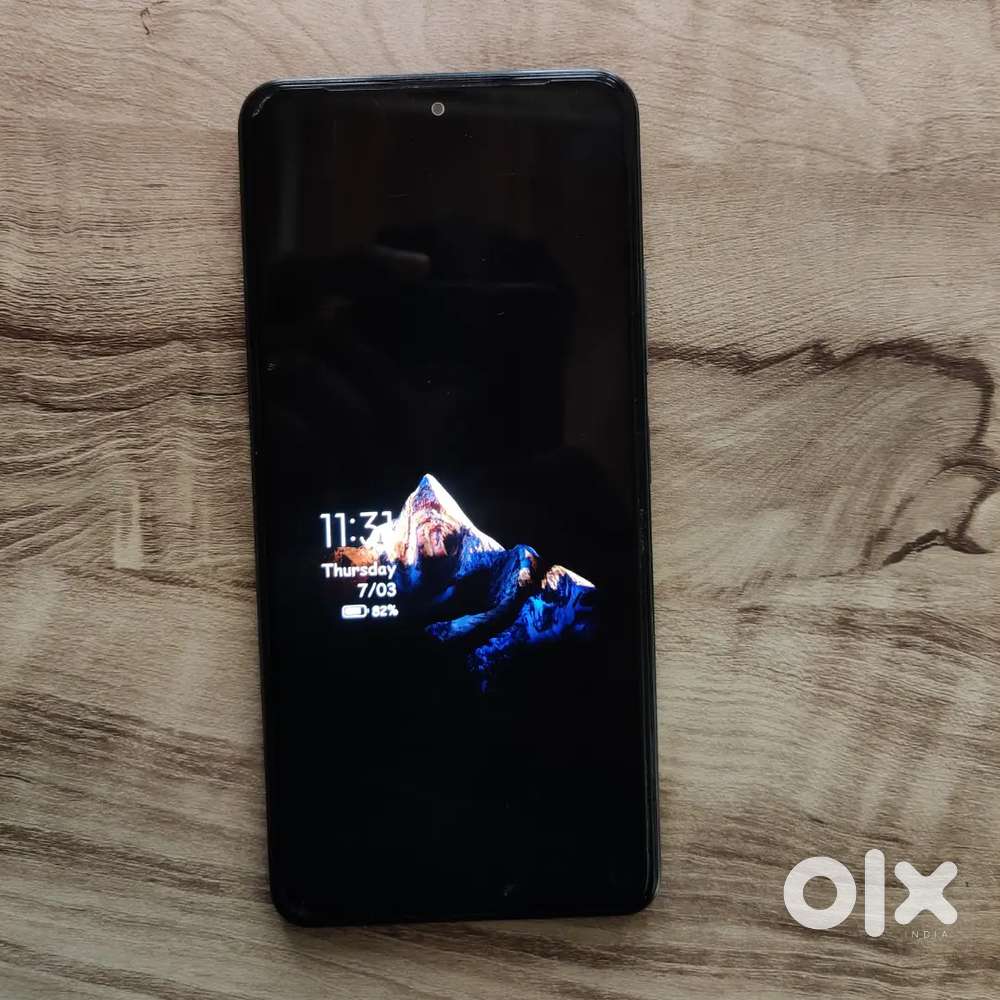 Mi 11X pro 8/128., back panel creck. all original 9500 final price hai