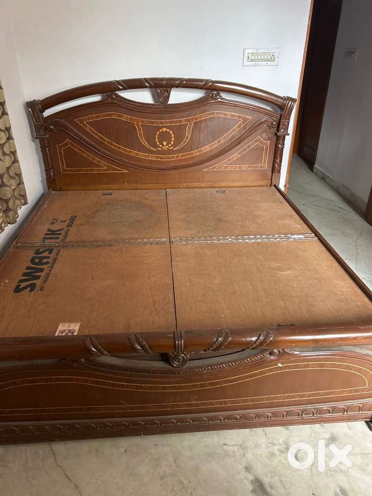 Double bed with box