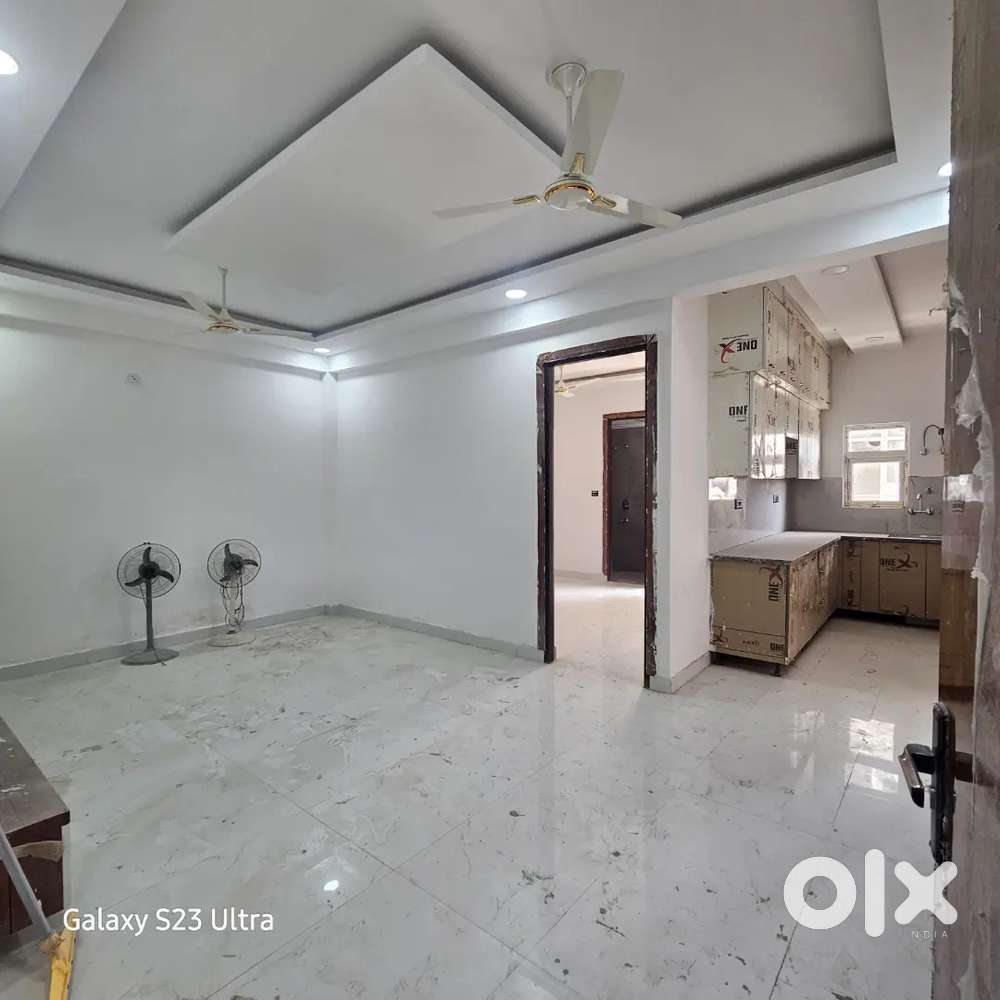3bhk flat - 62 lakh only. ON ROAD SOCIETY. Noida extension